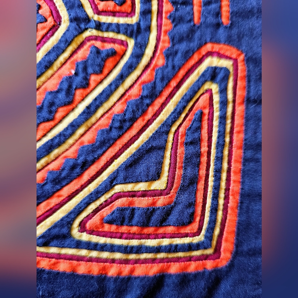 Vintage MOLA Fabric Panel traditional design, Hand Crafted, Decor, NWOT - Picture 4 of 10